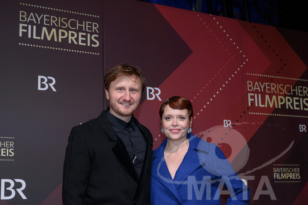_DWI4724 | Michael Kranz und Sina Reiß bei der Verleihung des 47. Bayerischen Filmpreises 2026  im Prinzregententheater. München, Deutschland. Der Bayerische Filmpreis wird seit 1979 von der Bayerischen Staatsregierung verliehen, um die Bedeutung des Kinofilms als Kulturgut herauszustellen - Realisiert mit Pictrs.com