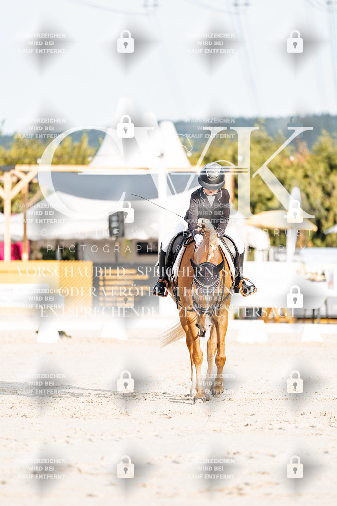 CK903735 | Turnierfotografie Pferdefotografie Trier Rheinland-Pfalz Pferdesport Reitsport Tierfotografie Sportfotografie Pferdevideo Pferdevideografie Equestrianvideography equestrianphotography  - Realisiert mit Pictrs.com