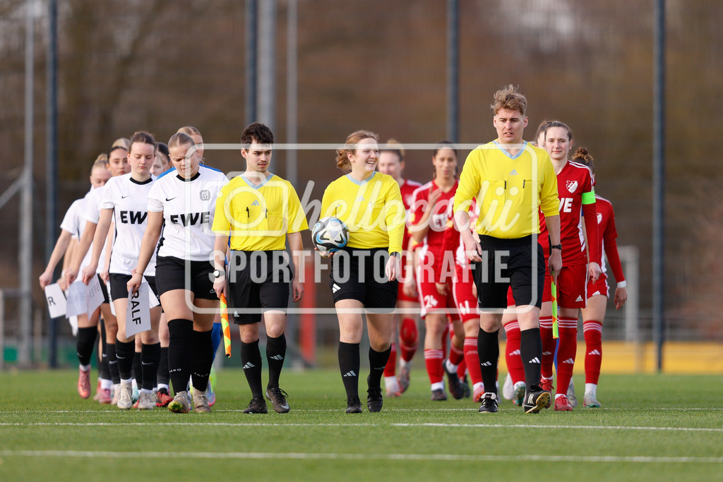 Fußball I Frauen I Saison 2025-2026 I AOK NFV Pokal I SV Meppen 1912 e.v. U20 2 - SpVg Aurich I 01.03.2026-1 | Jonas Gerdes (Assistent) Merle Reinken (Schiedsrichterin) Lukas Hopmann (Assistent) - Realisiert mit Pictrs.com
