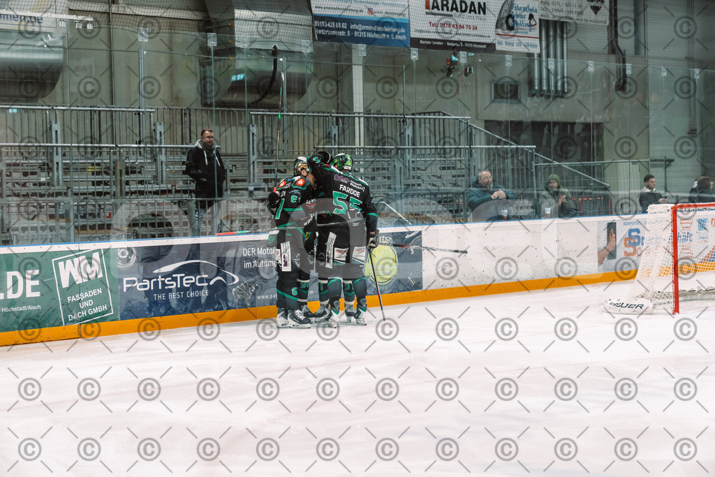 Alligators_vs_Peiting_25_11_2025-55 | Höchstadt Alligators Fotogalerie: Eishockey-Action aus Franken. Professionelle Spielfotos, Portraits & Stadionbilder zum Download. Jetzt entdecken! - Realisiert mit Pictrs.com