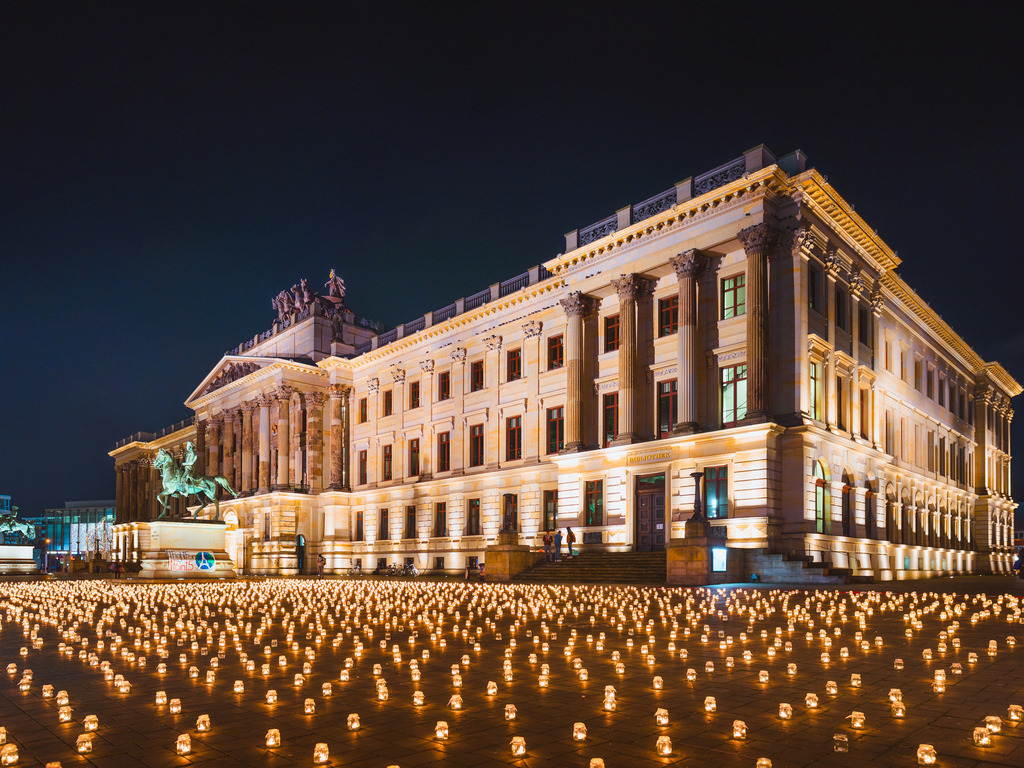FriederikeFuchs-00_Bildershop_ 00_BUCH_ 04_Winter_ Auswahl _ _ Schloss __ Schloss _ | Entdecke exklusive Fotokunst aus Braunschweig: Bildband, Leinwände, Postkarten, Kalender, digitale Downloads & Bildlizenzen. Jetzt im offiziellen Beautiful Braunschweig Shop! - Realisiert mit Pictrs.com