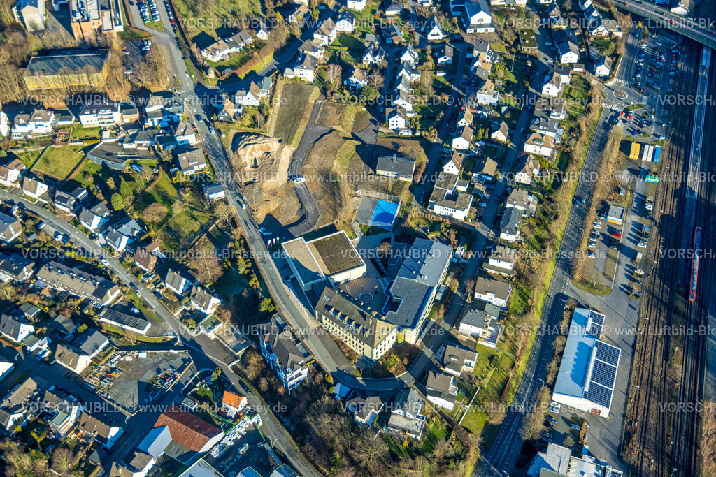 Meschede230206032 | Luftbild, Baustelle An Klocken Kapelle und St. Walburga-Realschule, Bahnhof Meschede, Meschede-Stadt, Meschede, Sauerland, Nordrhein-Westfalen, Deutschland