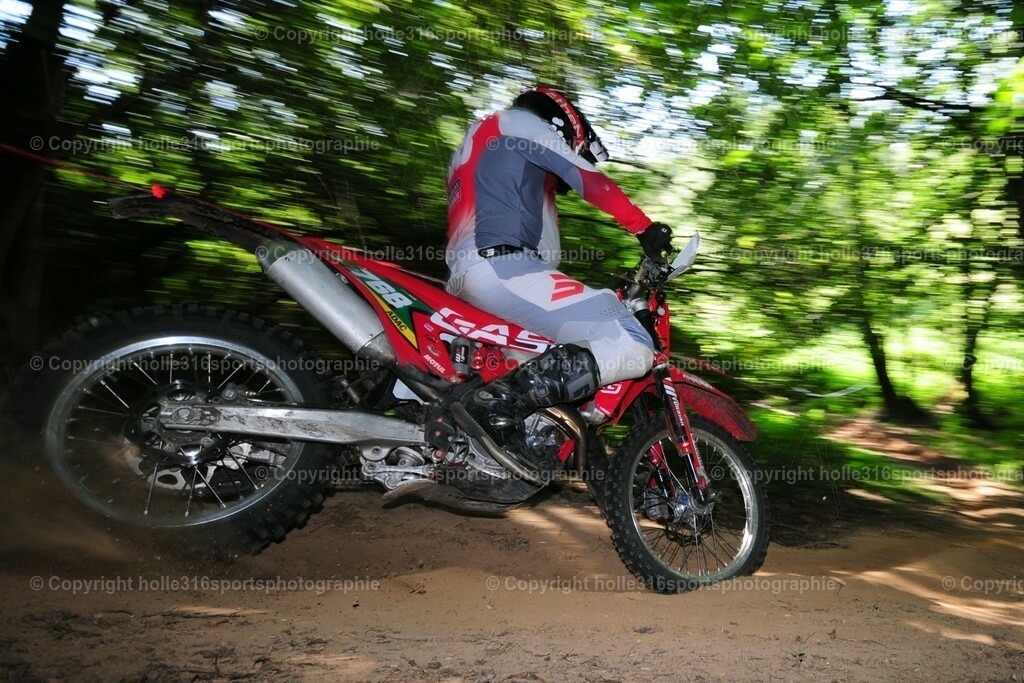 DSC_5525 | Sportfotografie , Motorsport, Motoross, Reitsport, Mointainbike, Enduro,
Landschaft , Outdoor, Eventfotografie, Landschaft, Bilder online bestellen - Realisiert mit Pictrs.com