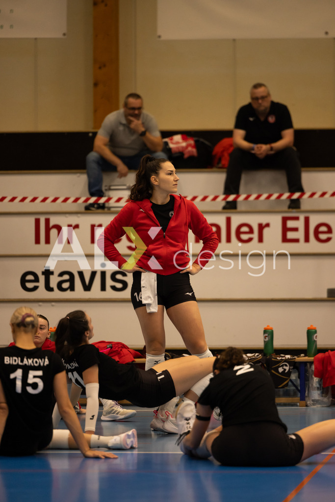 Volleyball I Frauen I Saison 2025-2026 I CEV Volleyball Challenge Cup 2026 | Women I 16th Finals I VC Kanti Schaffhausen - TJ Ostrava I 03.12.2025 | TJ Ostrava - 16 Michaela Drozdová (CZ) – Mittelblock - Realisiert mit Pictrs.com