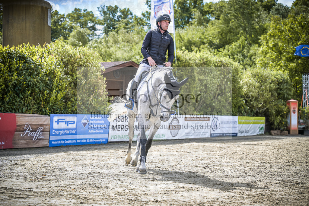 DOS_0126 | Entdecke hochwertige Reitturnierfotos von Foto Oger. Professionell, emotional und authentisch – jetzt Lieblingsmomente im Shop bestellen.Deutschlandweite Turnierfotografie. - Realisiert mit Pictrs.com
