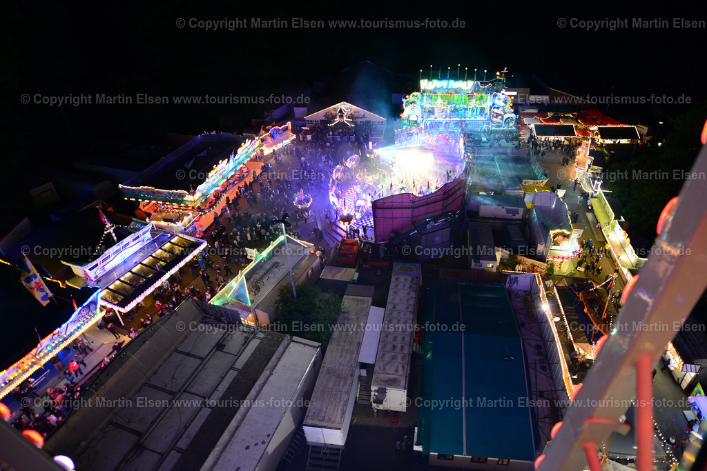 Neukloster Pfingstmarkt_ELS_2450 | Neukloster Pfingstmarkt - Aufnahmedatum: 23.05.2015, Aufnahmehoehe:  m, Koordinaten:  - , Bildgroesse: 5642 x  3765 Pixel - Copyright 2015 by Martin Elsen, Kontakt: Tel.: +49 157 74581206, E-Mail: info@schoenes-foto.deSchlagwoerter,Volksfest,Pfingsten,Jahrmarkt,Riesenrad,Feiern,Buden,Dancer,Foto - Realisiert mit Pictrs.com