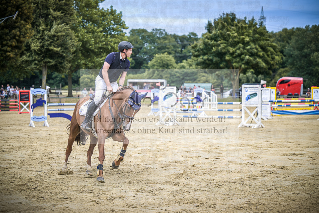 DOS_6695 | Entdecke hochwertige Reitturnierfotos von Foto Oger. Professionell, emotional und authentisch – jetzt Lieblingsmomente im Shop bestellen.Deutschlandweite Turnierfotografie. - Realisiert mit Pictrs.com