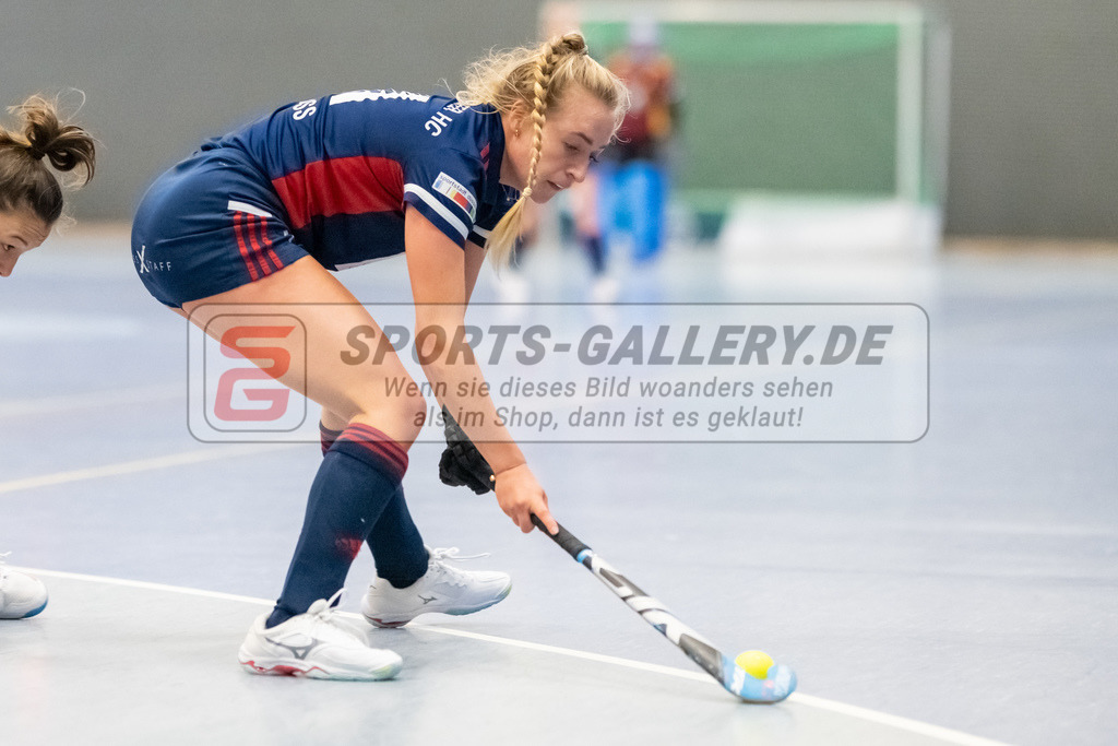 SFE_20221127_0083 | 1. Bundesliga Hockey Damen Düsseldorfer HC - Rot-Weiss Köln am 27.11.2022 in Düsseldorf (Düsseldorfer Hockeyclub 1905 e.V.), Photo: Stephan Fehrmann 2022 (Sports-Gallery),Strauss Sara ( Düsseldorfer HC #11 )