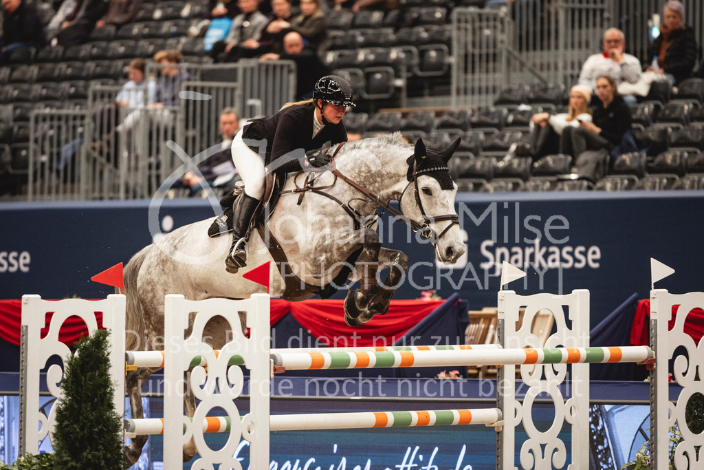 240118_Leipzig_CSI5-112 | Deine schönsten Turniermomente als professionelle Fotos! Entdecke hochwertige Pferdesport-Fotografie im Online-Shop. Jetzt Fotos finden & bestellen!