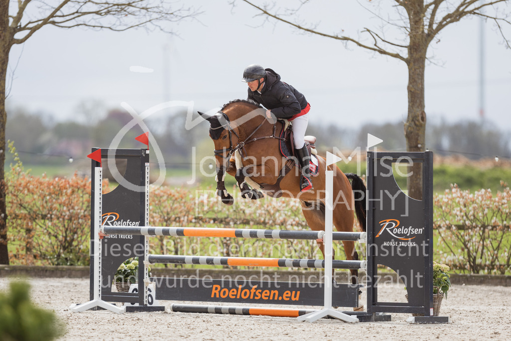 230425_Lemwerder_SprPf-A2St-301 | Deine schönsten Turniermomente als professionelle Fotos! Entdecke hochwertige Pferdesport-Fotografie im Online-Shop. Jetzt Fotos finden & bestellen!