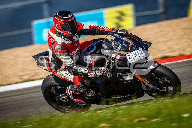 0232-260526NBR-006_232 | Deine Full-Service-Agentur für ✔️Videoproduktionen und ✔️Motorsportfotografie Jetzt Angebot anfragen!