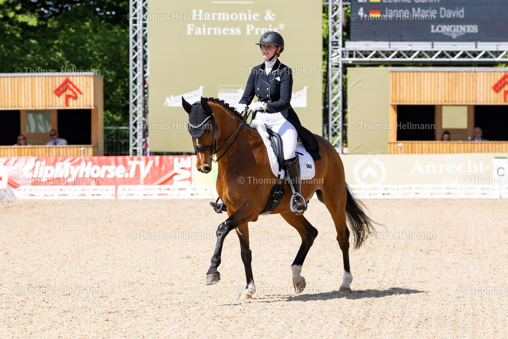 TH_568-NICOLAYSEN Cara (GER)_ Sun of my heart_17955 | Deutsches Spring- und Dressur-Derby 2024 am 10.05.24 in Hamburg, 568NICOLAYSEN Cara (GER), Sun of my heart
