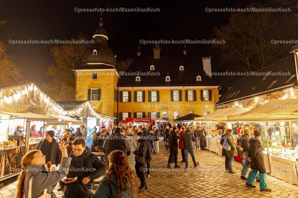 Wup12122501059 | 12.12.2026, Wuppertal, Weihnachtsmarkt Haus Schloss Lüntenbeck. 
