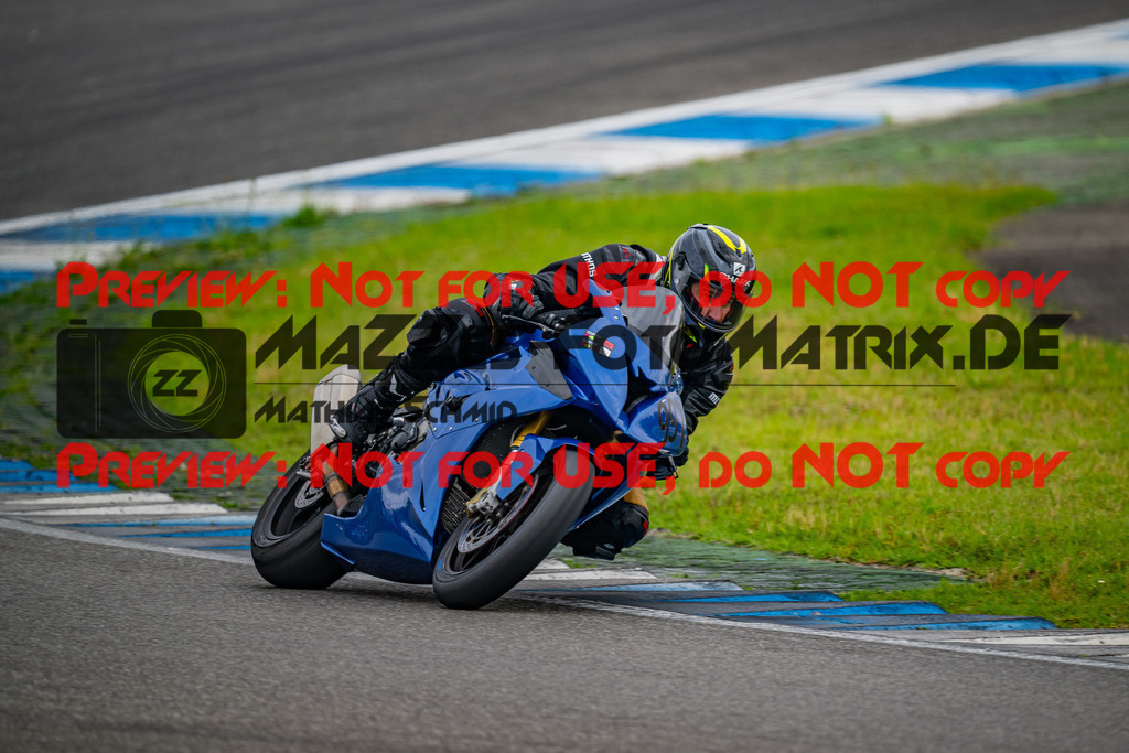 MaZZes_FotoMatrix_240701_6007705_5922 | WEISS