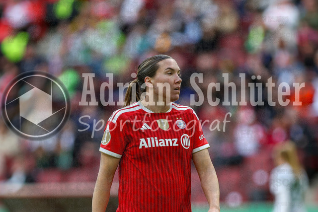 14.05.2026, GER, Fussball, Frauen, DFB-Pokal, Finale, Saison 2025/2026, VfL Wolfsburg - FC Bayern München | Vanessa Gilles (Bayern) schaut