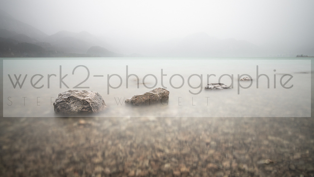 Kochelsee II | Langsam lichtet sich der Nebel - die Berge nehmen Gestalt an.
