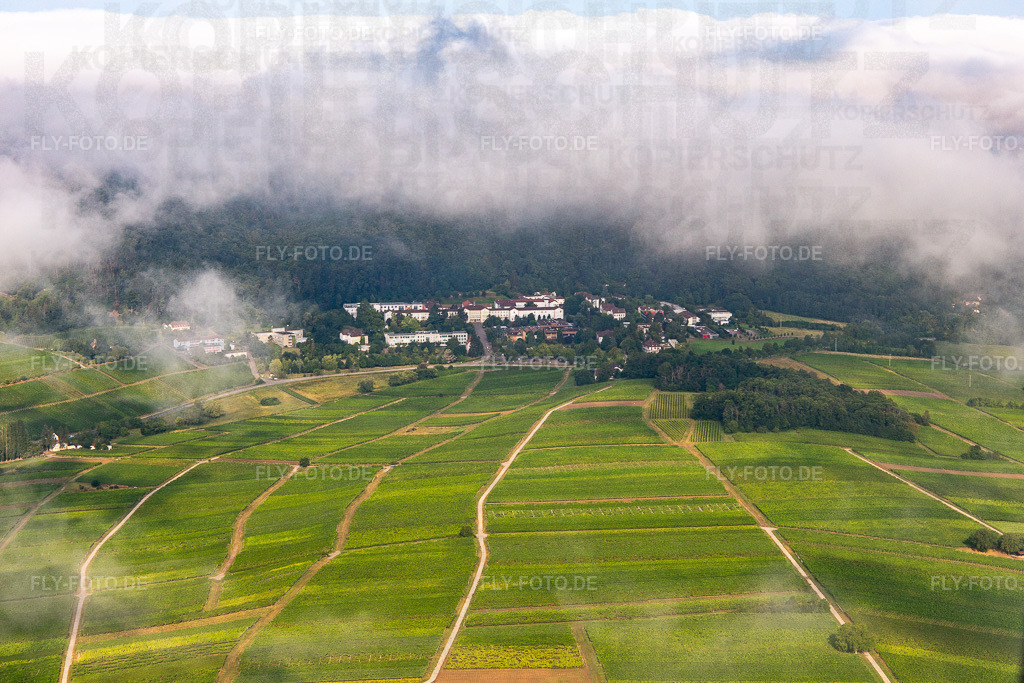 Dichte Wolken über dem Pfalzklinikum für Psychiatrie und Neurologie http://www.pfalzklinikum.de/ | Luftbild: Dichte Wolken über dem Pfalzklinikum für Psychiatrie und Neurologie http://www.pfalzklinikum.de/ in Klingenmünster im Bundesland Rheinland-Pfalz in Deutschland. Foto: IMG_142923.jpg vom 03.08.2024 durch ©2025 Werner Riehm fly-foto.de/copyright - Realisiert mit Pictrs.com