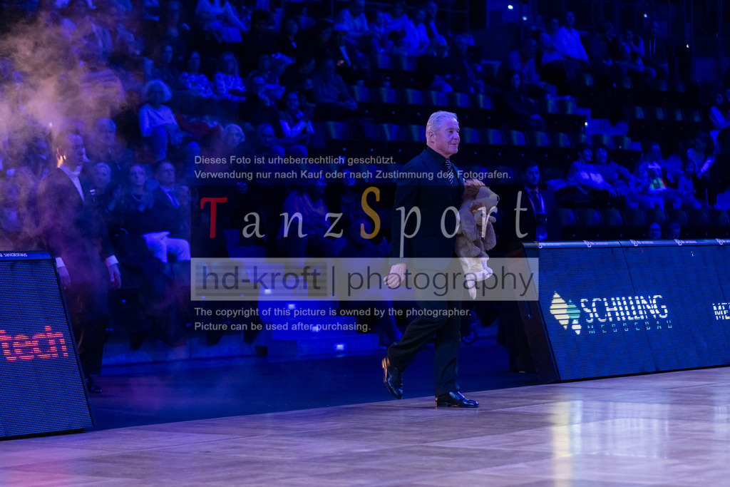 20241109_DM-Formationen_Vorrunde_2228 | Tanzsportbilder, Standardtanz, Lateintanz, WDSF, DTV, LTVB, dancecomp, goc, hessen tanzt, blaues band der spree, walzer, tango, wiener walzer, slowfox, quickstepp, samba, rumba, cha-cha-cha, paso doble. jive, hd-kroft photography, turniertanzsport