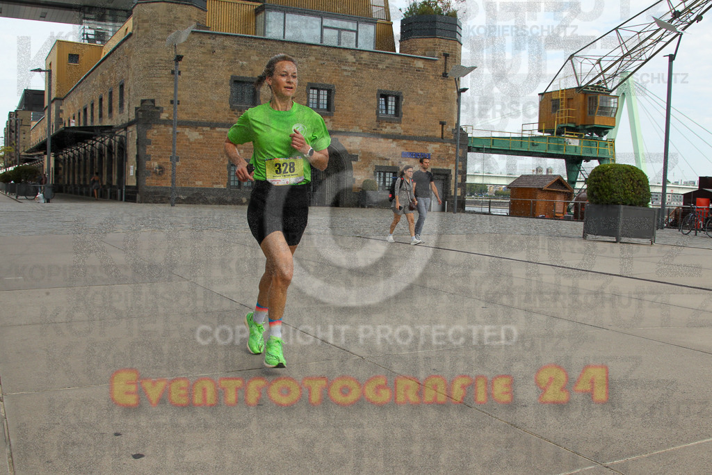 250920_1320_EV4_5249 | Sportfotografie im Rhein-Sieg Kreis, Köln, Bonn, NRW, Rheinland Pfalz, Hessen, etc. Unser Tätigkeitsfeld umfasst den Laufsport vom Volkslauf über den Marathon, Duathlon, Triathon bis zum Ultralauf wie Kölnpfad Ultra oder Schindertrail.