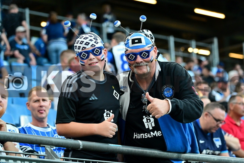 KBS Picture_HSV-HerthaBSC_002 | HSV Fans auf der Suedtribuene ,Sportplatz :  Volksparkstadion, - Realisiert mit Pictrs.com