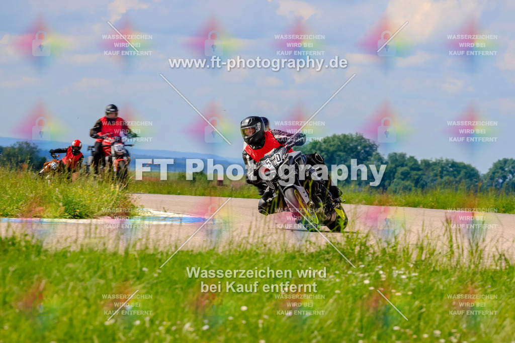 MotoTeam-0805 | Hier findet Ihr Bilder von Touristenfahrten auf der Nürburgring Nordschleife oder von anderen Veranstaltungen die ich besucht habe. Viel Spass beim Durch Schauen 