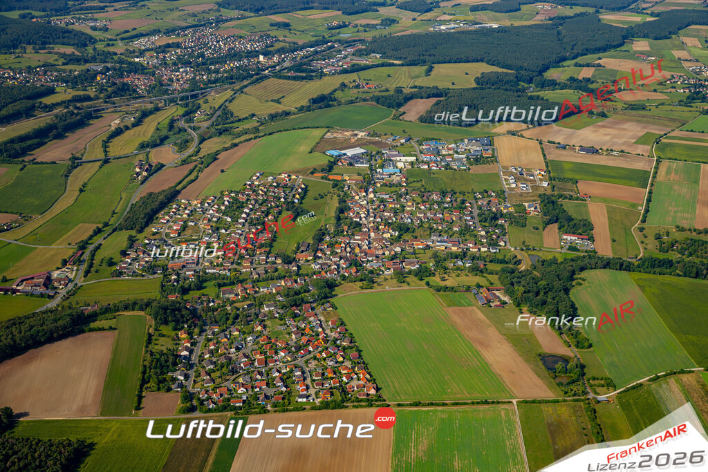 Das Luftbild zeigt : Stadelhof Wilhelmsdorf - Die Luftaufnahme wurde 2024 vom UL-Flugzeug aus erstellt ( keine Drohne ) - Hochauflösende Luftaufnahme - Für grossformatige Ausdrucke geeignet. Die Geschenkidee !Mit Lizenz und Bildrechte bestellbar