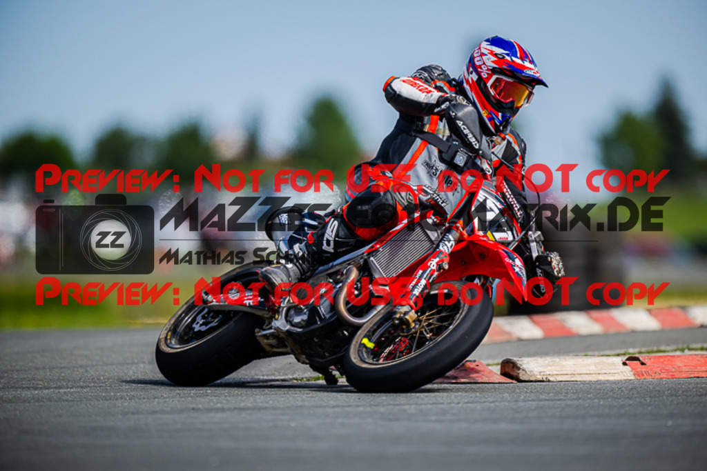 MaZZes_FotoMatrix_220903_3324 | UE40