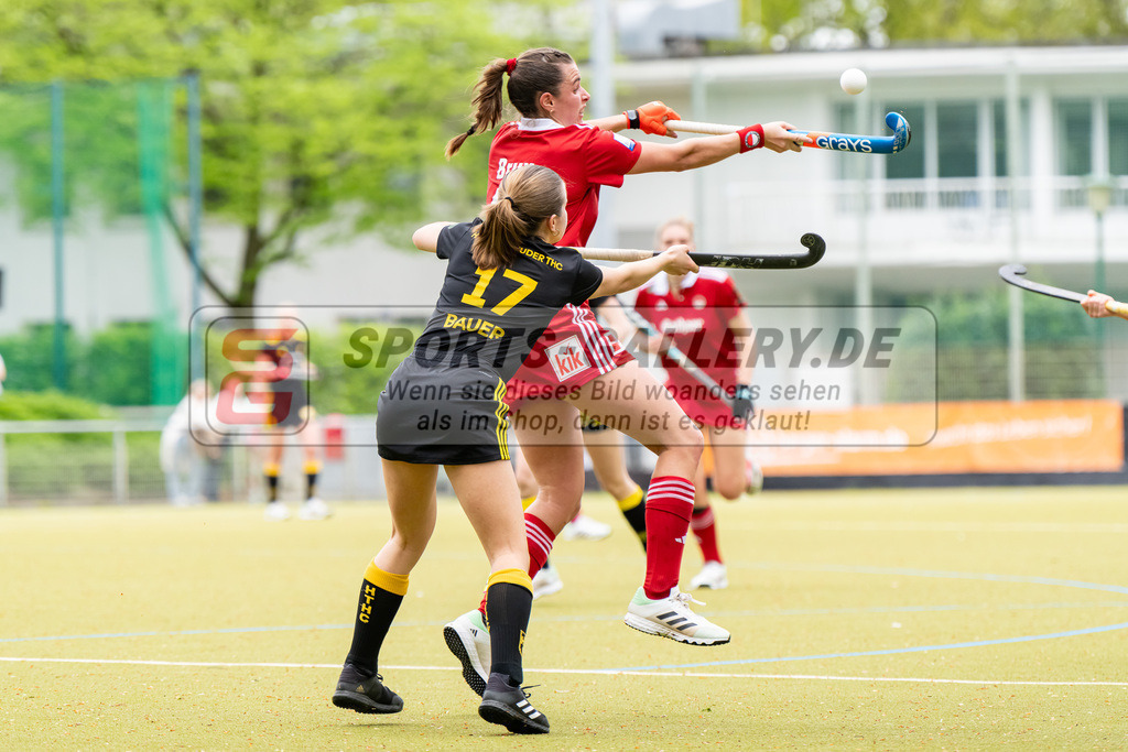 HK_20240407_100171 | 1. Bundesliga Hockey Damen Rot-Weiss Köln - Harvestehuder THC am 7.4.2024 Rot-Weiss Köln, Köln , Paula Brux ( Rot-Weiss Köln #44 ) , Bauer Kataharina ( Harvestehuder THC #17 )
