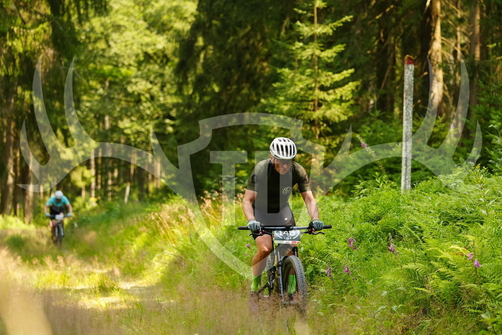 FC103356 | Fotogalerie der Treibjagd im Dunkelwald - Dein MTB Etappenrennen im Erzgebirge - Realisiert mit Pictrs.com