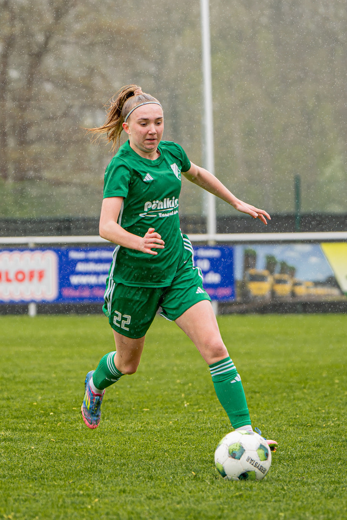 Fußball I Frauen I Saison 2025-2026 I Oberliga Niedersachsen I 19. Spieltag I TuS Lutten - TuS Büppel I 06046 | jns.sportfotos - Realisiert mit Pictrs.com