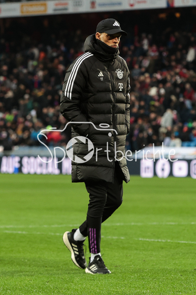 FC Basel - FC Bayern München | bayern Trainer Thomas TUCHEL in Aktion / Freisteller / Einzelfoto