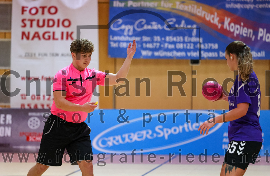 2022-11-19_071_SpVgg_Altenerding_gegen_HC_Donau-Paar | Erding, Deutschland, 19.11.2022:
Handball, Bezirksoberliga Frauen Altbayern 2022 / 2023, 5. Spieltag, SpVgg Altenerding gegen HC Donau/Paar, Endergebnis: 22:33

Verena Bauer (SpVgg Altenerding, #55)

Foto: Christian Riedel / fotografie-riedel.net