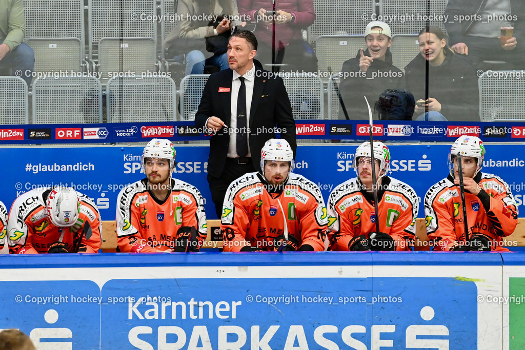 EC IDM WÄRMEPUMPEN VSV vs. MOSER MEDICAL GRAZ99ERS | Spielerbank Graz 99ers, Asisstentcoach Graz 99ers NATE DICASMIRRO, EC IDM WÄRMEPUMPEN VSV vs. MOSER MEDICAL GRAZ99ERS, EC IDM WÄRMEPUMPEN VSV vs. MOSER MEDICAL GRAZ99ERS am 12.03.2026 in Villach (Stadthalle Villach), Austria, (Photo by Bernd Stefan)
