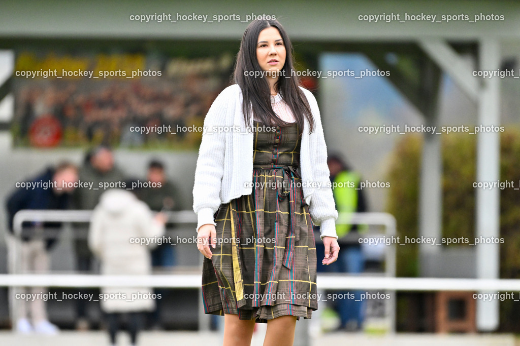 SV Rothenthurn vs. Union Matrei | Ballspende, Zechgemeinschaft Olsach Rothenthurn,  SV Rothenthurn vs. Union Matrei, SV Rothenthurn vs. Union Matrei am 09.11.2024 in Rothenthurn (Sportplatz Rothenthurn), Austria, (Photo by Bernd Stefan)