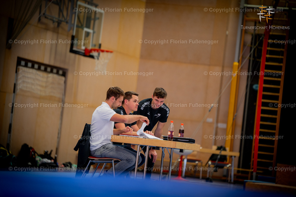 Promo-423 | "Fussifoto.com – Ihr Ansprechpartner für hochwertige Fotografie! Entdecken Sie kreative Bilder und professionelle Dienstleistungen. Kontaktieren Sie uns für Ihre Projekte!"