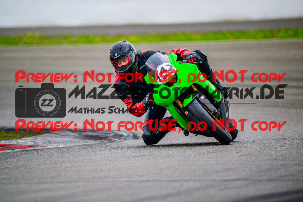 MaZZes_FotoMatrix_240717_6007705_3562 | GELB