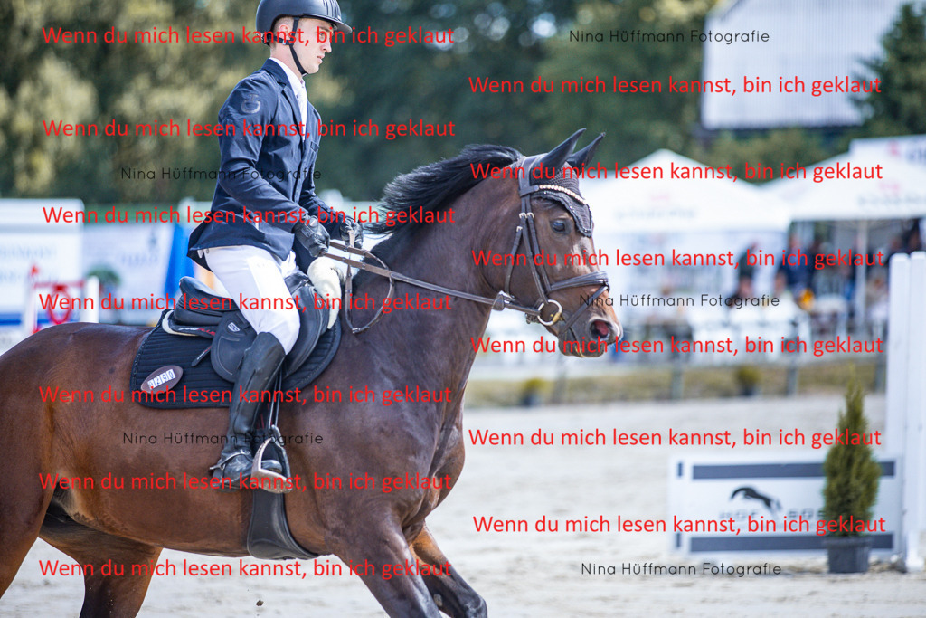 BK1A5106 | Turnierbilder Turnierfotos Nina Hüffmann Turnierfotografie Pferdefotografie Tierzeichnung Haustierzeichnung Pferdezeichnung Hundezeichnung Videograf  - Realisiert mit Pictrs.com