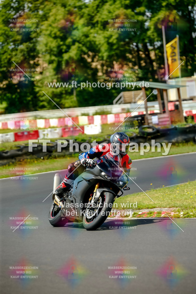 VBK-4876 | Hier findet Ihr Bilder von Touristenfahrten auf der Nürburgring Nordschleife oder von anderen Veranstaltungen die ich besucht habe. Viel Spass beim Durch Schauen 
