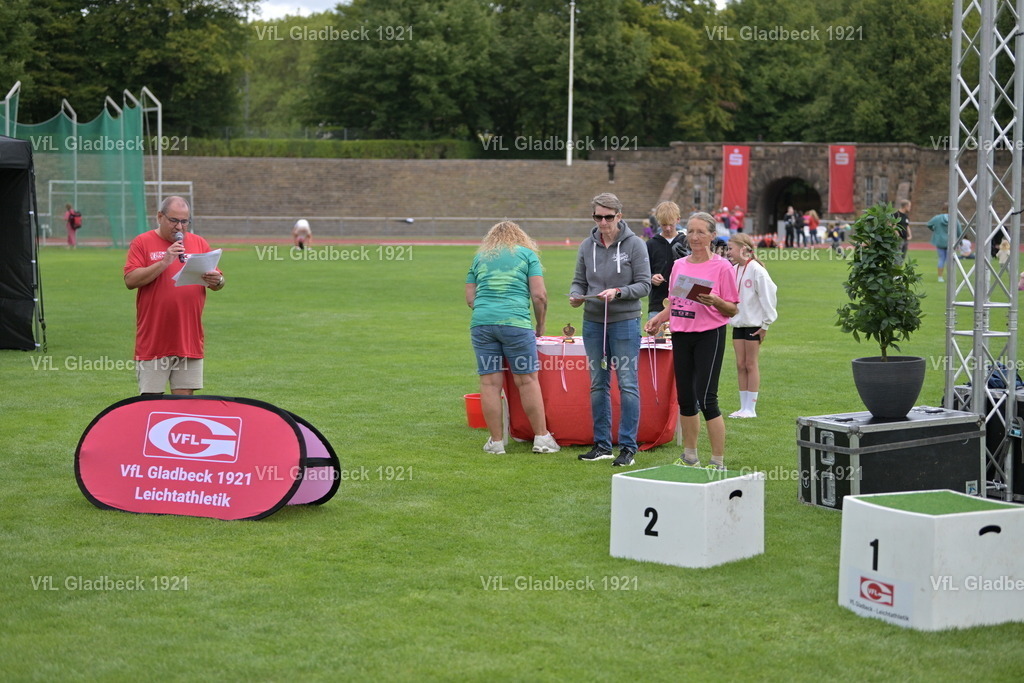 2026-08-23_Sparkassenlauf_Siegerehr_KH_00058 | Die Fotografen - Realisiert mit Pictrs.com