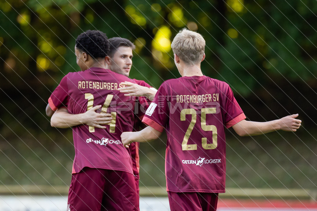 20250928_Picselweb-Fotografie_1R3_2762 | Spielszenen aus dem Spiel VfL Güldenstern Stade - Rotenburger SV. Ergebnis 0:3 - Realisiert mit Pictrs.com