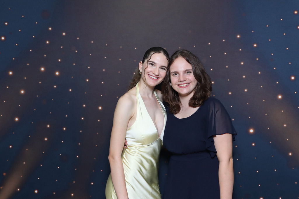 ZD260628112736-134 | Fotoshop von zweidimensional Fotografie. Ihr Fotograf im Aargau. Abzüge von Ihrem Fotobox Event bestellen.Abzüge von Ihrem Hochzeit bestellen.Abzüge von Ihrem Schulfotograf bestellen.