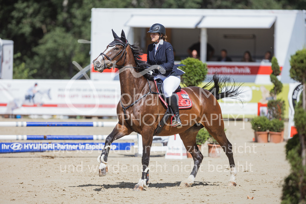 220728_BHO_RegioTour_A-Spr_Reiter-275 | Deine schönsten Turniermomente als professionelle Fotos! Entdecke hochwertige Pferdesport-Fotografie im Online-Shop. Jetzt Fotos finden & bestellen!