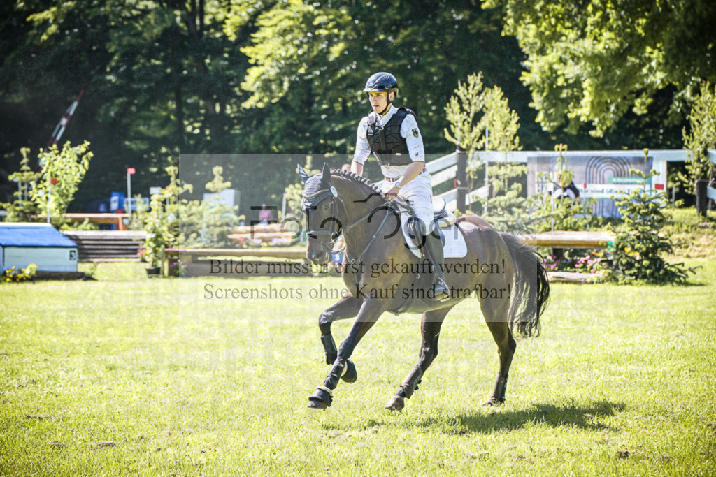DOS_4834 | Entdecke hochwertige Reitturnierfotos von Foto Oger. Professionell, emotional und authentisch – jetzt Lieblingsmomente im Shop bestellen.Deutschlandweite Turnierfotografie. - Realisiert mit Pictrs.com