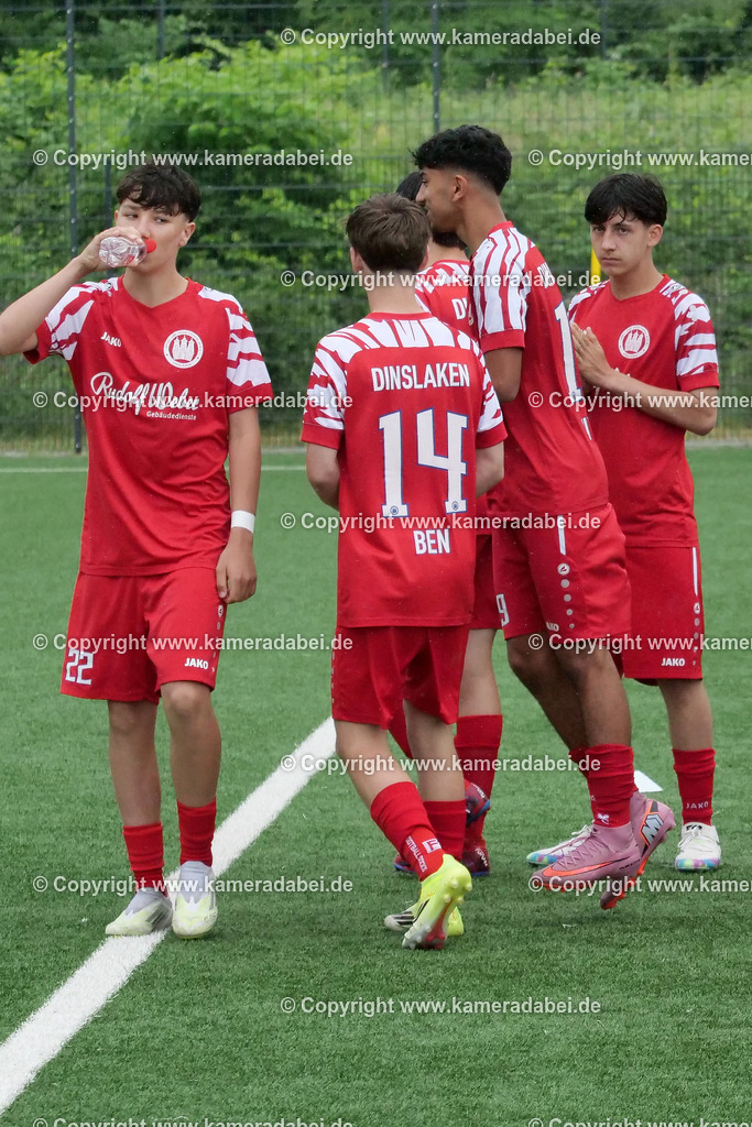 Fußball : C-Junioren : Aufstieg Regionalliga West : SUS 09 Dinslaken - Vfb 03 Hilden am 04.06.2026 in Dinslaken | Fußball : C-Junioren : Aufstieg Regionalliga West : SUS 09 Dinslaken (rotr Trikots)- Vfb 03 Hilden (weiße Trikots) am 04.06.2026 in Dinslaken - Realisiert mit Pictrs.com