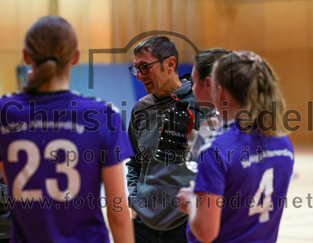 2023-02-25_075_SpVgg_Altenerding_III_gegen_TSV_Wartenberg_II | Erding, Deutschland, 25.02.2023:
Handball, Bezirksklasse Frauen Staffel Mitte 2022 / 2023, 13. Spieltag, SpVgg Altenerding III gegen TSV Wartenberg II, Endergebnis: 23:26

Foto: Christian Riedel / fotografie-riedel.net