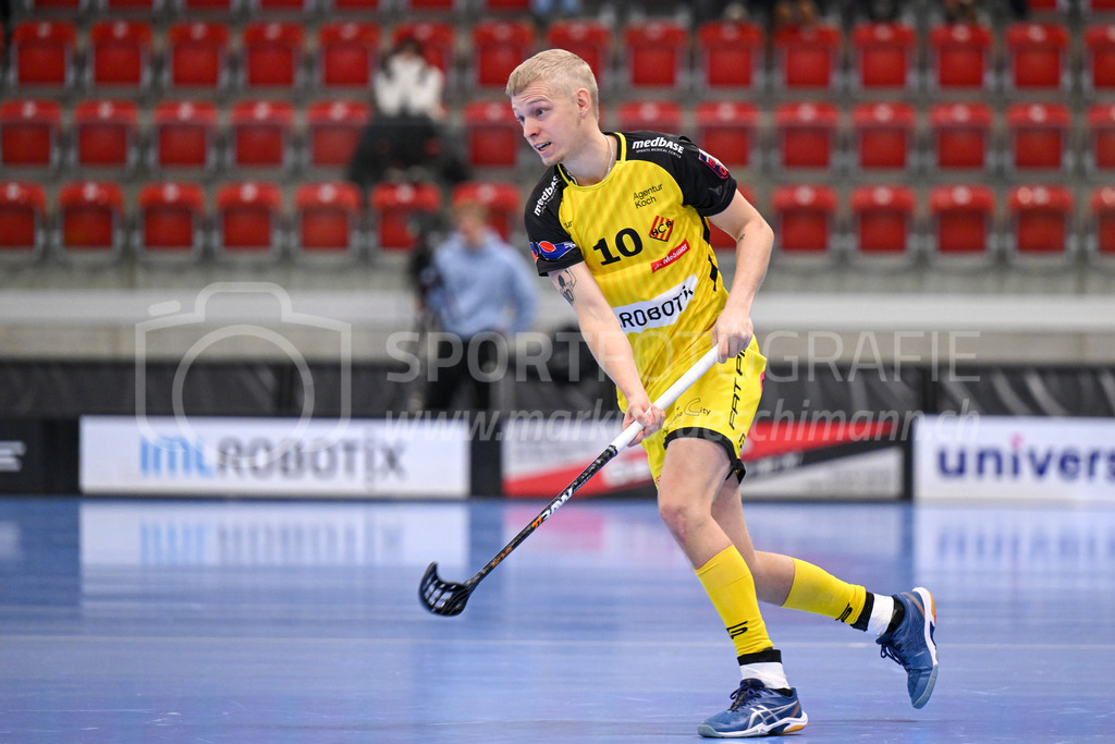 HC Rychenberg vs Floorball Köniz - 18. Dezember 2022 | HC Rychenberg vs Floorball Köniz
AXA Arena, Winterthur
Markus Lindgjerdet (#10 HC Rychenberg).
Bild: Sportfotografie Markus Aeschimann | www.markus-aeschimann.ch - Realisiert mit Pictrs.com