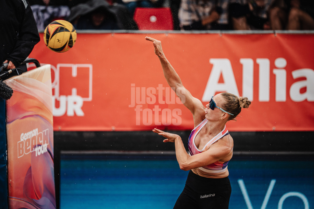 Beachvolleyball | Frauen | Allianz German Beach Tour 2025 | Tourstop Berlin | 23.08.2025 | Tabea Schwarz beim Angriff