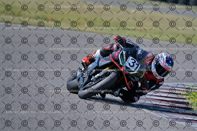 26BT02-0337 | markuskiefer.com - Realisiert mit Pictrs.com