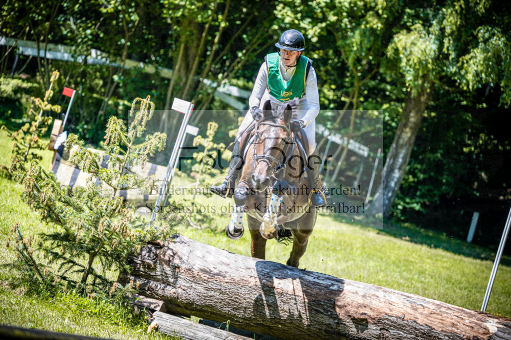 Vielseitigkeitsturnier Melle Oldendorf | Entdecke hochwertige Reitturnierfotos von Foto Oger. Professionell, emotional und authentisch – jetzt Lieblingsmomente im Shop bestellen.Deutschlandweite Turnierfotografie. - Realisiert mit Pictrs.com