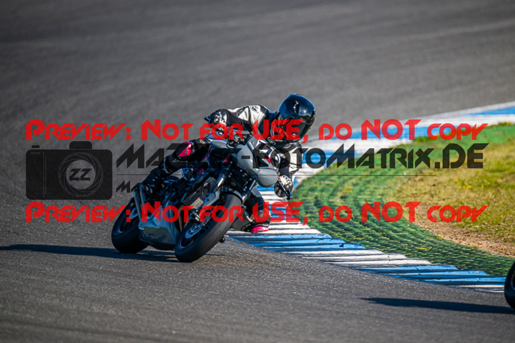 MaZZes_FotoMatrix_230410_1467 | ROT